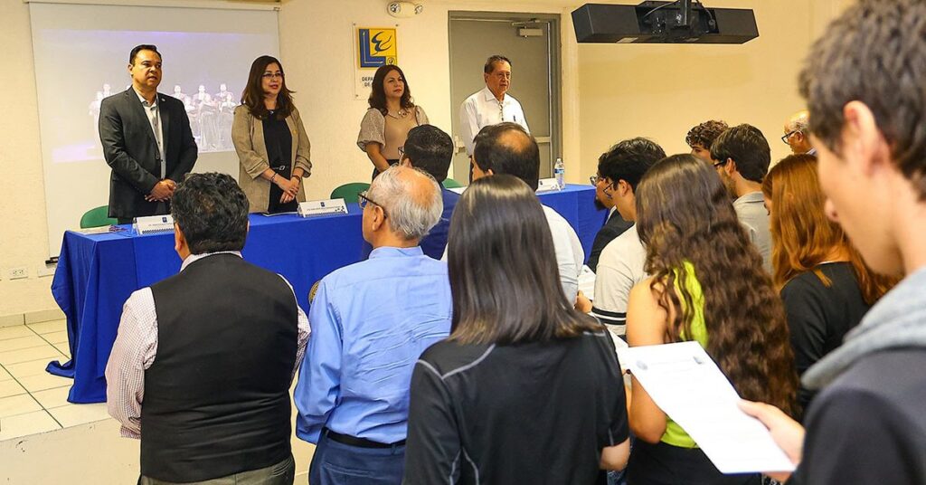 Apertura del congreso de economía en unison