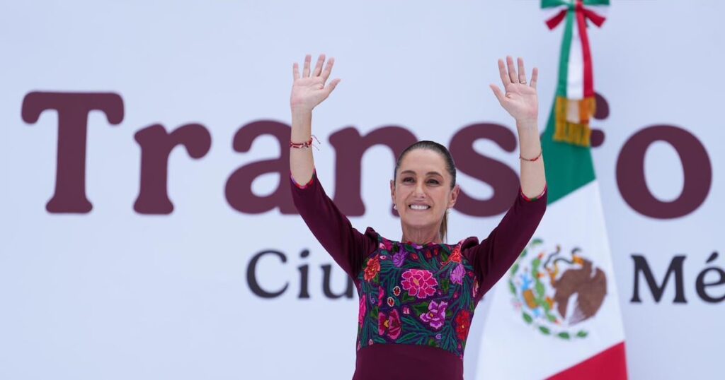 Sheinbaum conmemora su primer año de gobierno en el zócalo